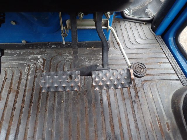 402876-65 FORD 8730 Reg: DML464