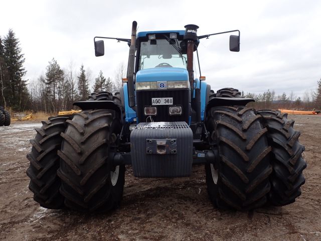 402880-2 NEW HOLLAND 8670 Reg: AGO388