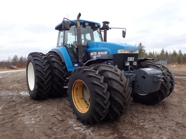 402880-3 NEW HOLLAND 8670 Reg: AGO388