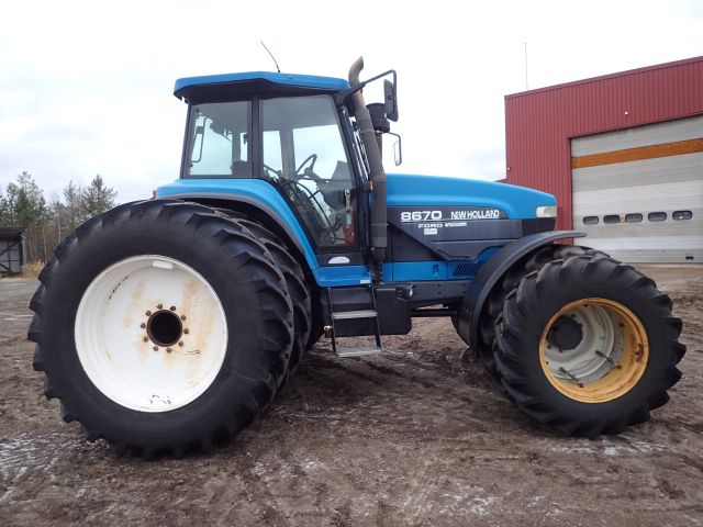 402880-4 NEW HOLLAND 8670 Reg: AGO388