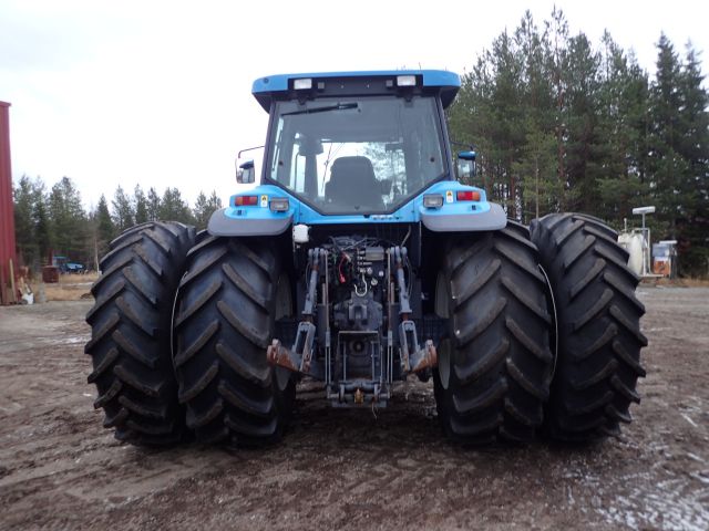 402880-6 NEW HOLLAND 8670 Reg: AGO388