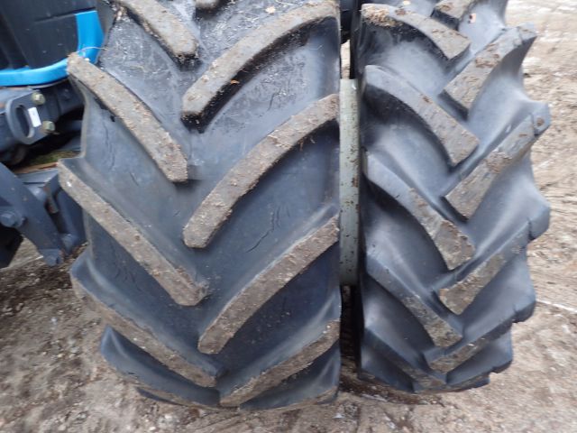 402880-10 NEW HOLLAND 8670 Reg: AGO388