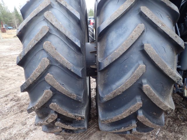402880-12 NEW HOLLAND 8670 Reg: AGO388