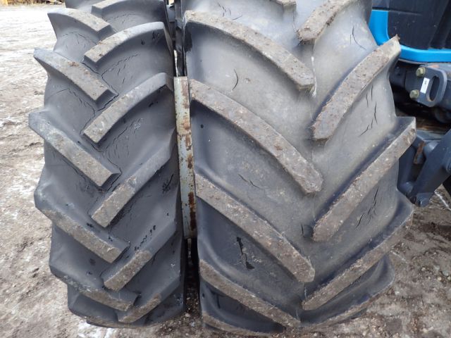 402880-16 NEW HOLLAND 8670 Reg: AGO388