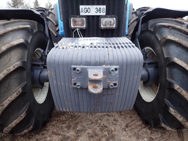 402880-17 NEW HOLLAND 8670 Reg: AGO388