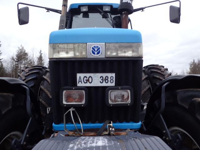 402880-18 NEW HOLLAND 8670 Reg: AGO388