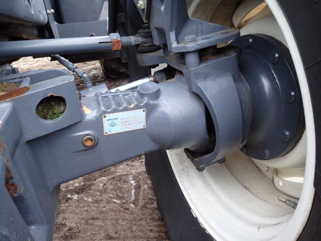 402880-24 NEW HOLLAND 8670 Reg: AGO388