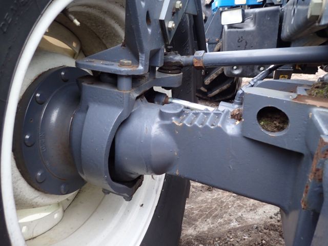 402880-23 NEW HOLLAND 8670 Reg: AGO388