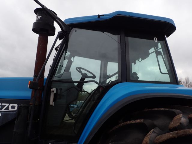 402880-31 NEW HOLLAND 8670 Reg: AGO388