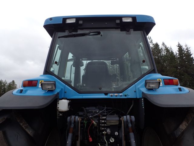 402880-32 NEW HOLLAND 8670 Reg: AGO388