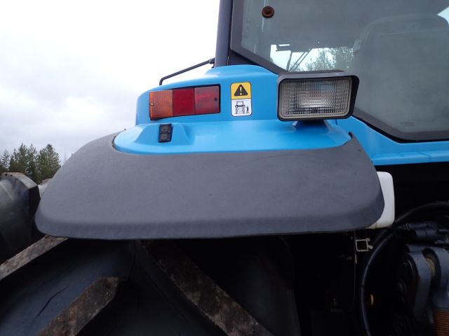 402880-33 NEW HOLLAND 8670 Reg: AGO388