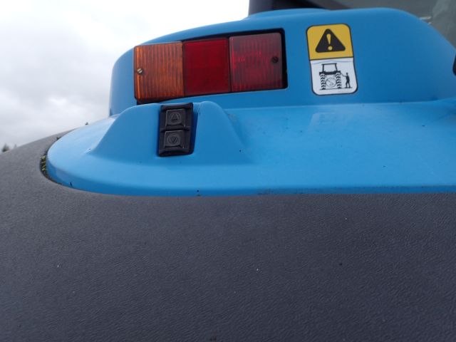 402880-34 NEW HOLLAND 8670 Reg: AGO388