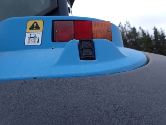 402880-36 NEW HOLLAND 8670 Reg: AGO388