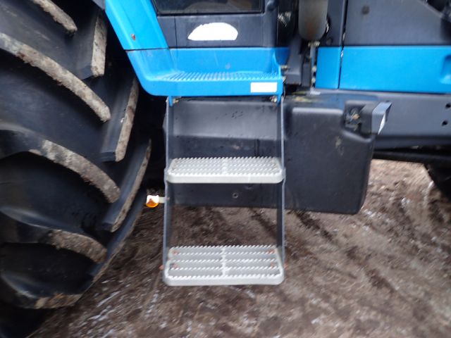 402880-56 NEW HOLLAND 8670 Reg: AGO388