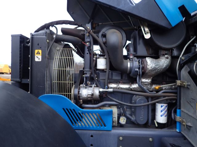 402880-65 NEW HOLLAND 8670 Reg: AGO388