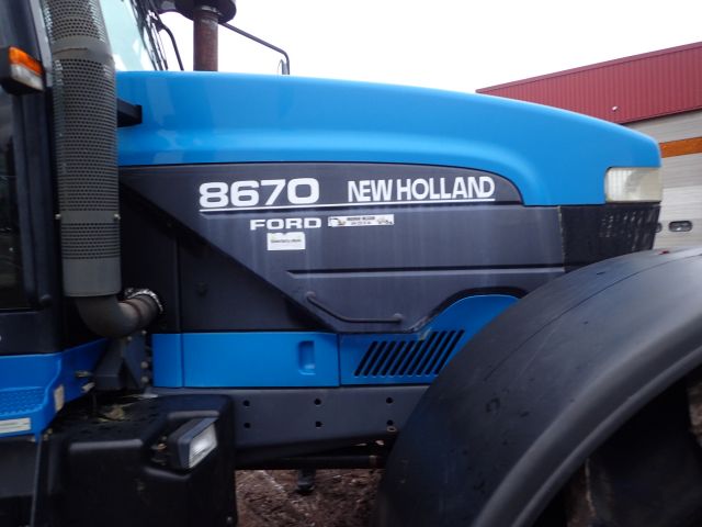 402880-71 NEW HOLLAND 8670 Reg: AGO388