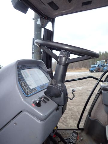402880-79 NEW HOLLAND 8670 Reg: AGO388