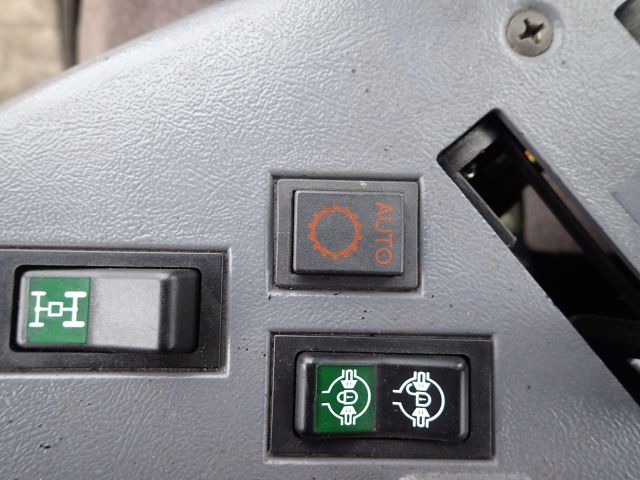 402880-85 NEW HOLLAND 8670 Reg: AGO388