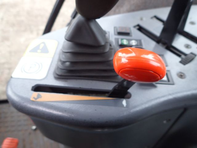 402880-87 NEW HOLLAND 8670 Reg: AGO388