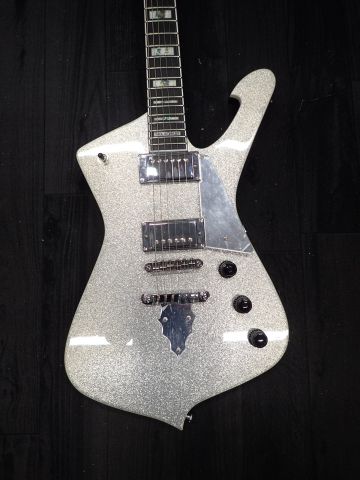 402858-2 Electric guitar Ibanez, Paul Stanley silver