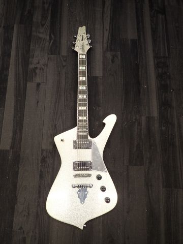 402858-1 Electric guitar Ibanez, Paul Stanley silver