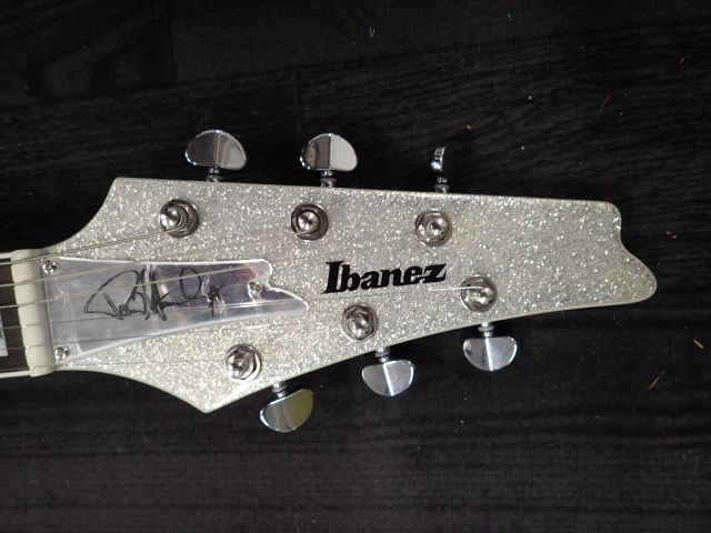 402858-4 Electric guitar Ibanez, Paul Stanley silver