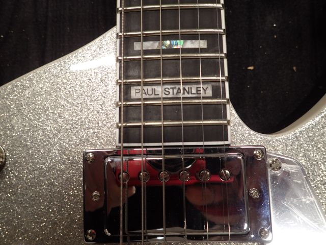 402858-5 Electric guitar Ibanez, Paul Stanley silver