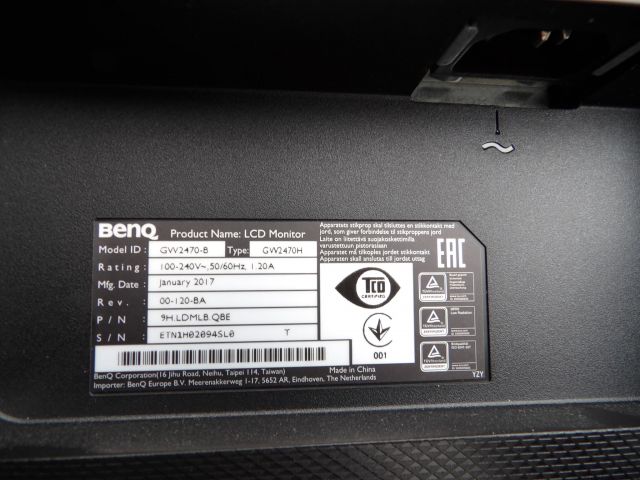 415318-9 2 pcs Computer Monitors Acer & Benq