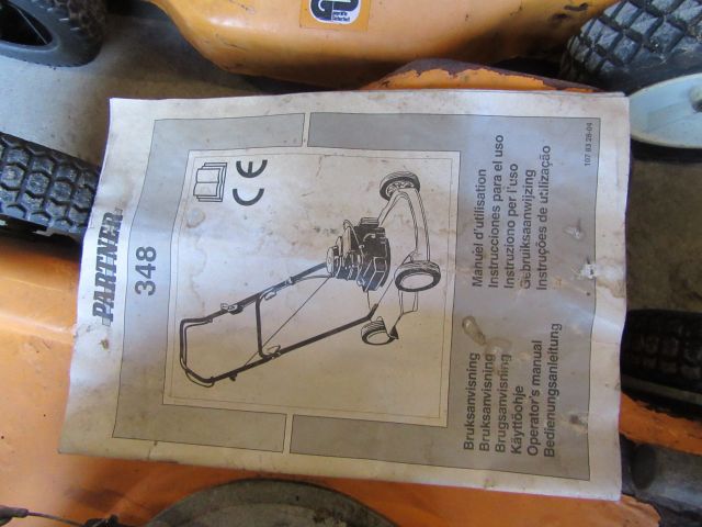 415175-5 2 lawn mowers - Partner 348