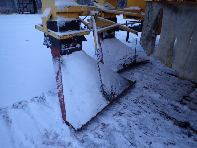 402887-22 RAUSSI Trailer