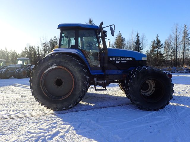 402877-4 NEW HOLLAND 8670 Reg: CHU840