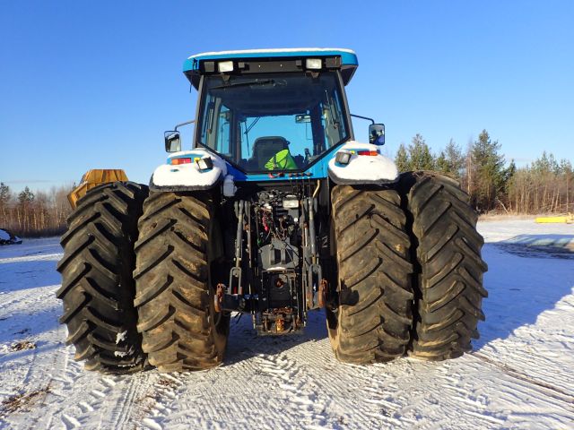 402877-6 NEW HOLLAND 8670 Reg: CHU840
