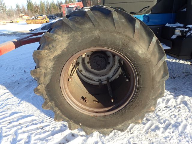 402877-9 NEW HOLLAND 8670 Reg: CHU840