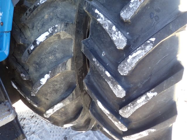 402877-12 NEW HOLLAND 8670 Reg: CHU840