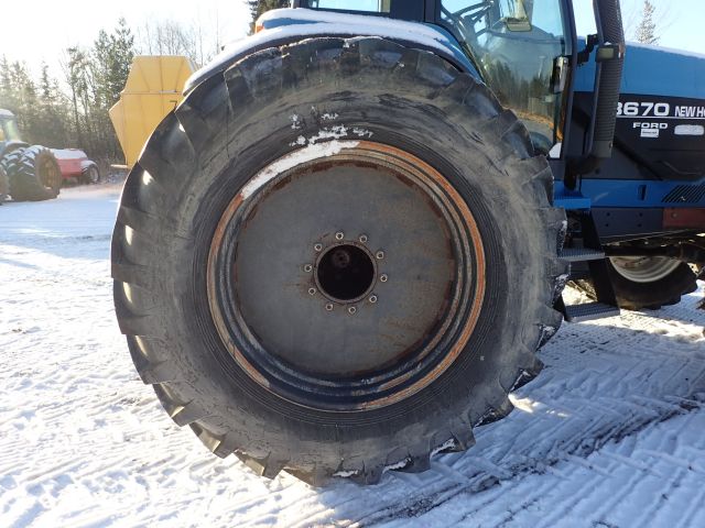 402877-13 NEW HOLLAND 8670 Reg: CHU840