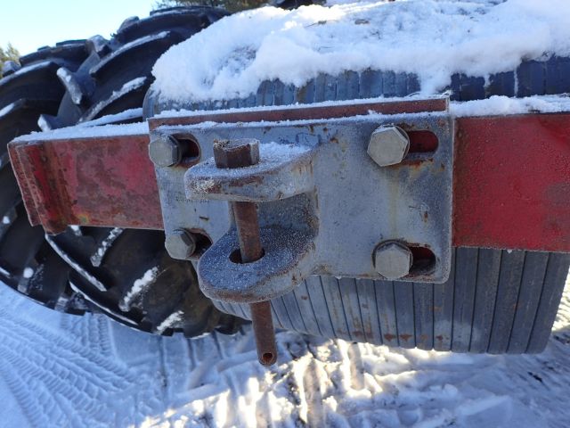 402877-18 NEW HOLLAND 8670 Reg: CHU840