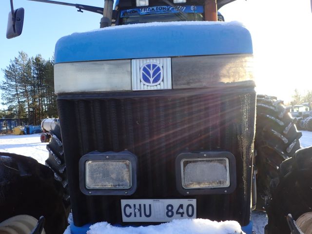 402877-21 NEW HOLLAND 8670 Reg: CHU840
