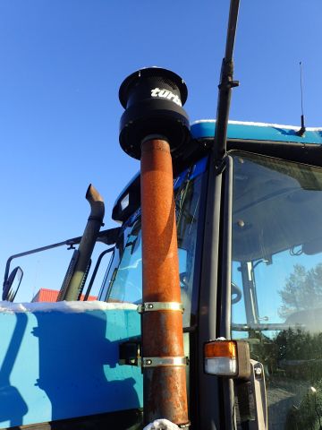 402877-28 NEW HOLLAND 8670 Reg: CHU840