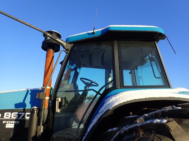 402877-30 NEW HOLLAND 8670 Reg: CHU840