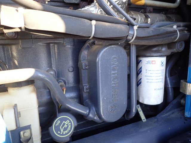402877-59 NEW HOLLAND 8670 Reg: CHU840