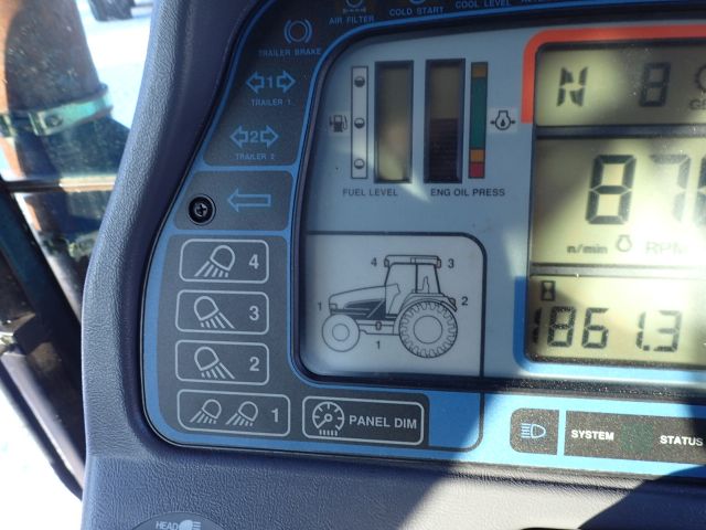 402877-69 NEW HOLLAND 8670 Reg: CHU840