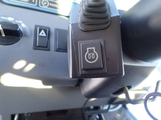 402877-73 NEW HOLLAND 8670 Reg: CHU840