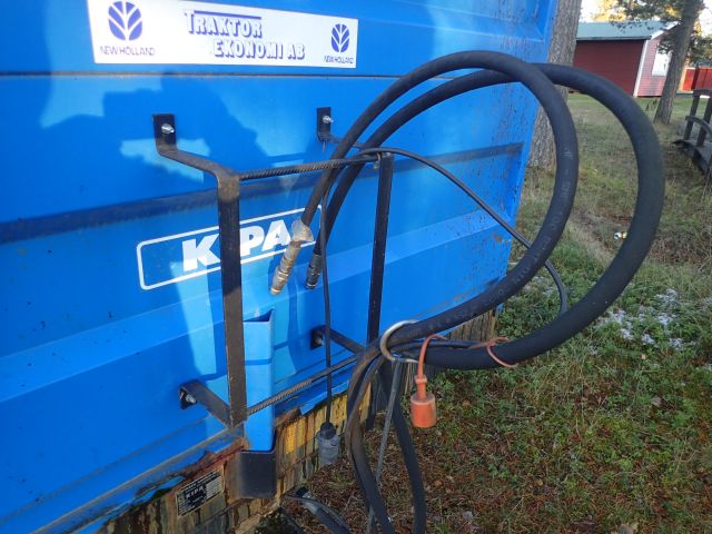 400003-12 Tractor caravan (Byske Camping)