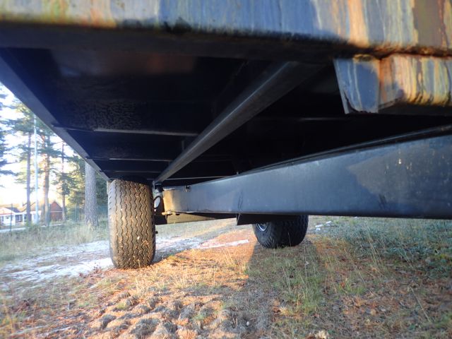 400003-13 Tractor caravan (Byske Camping)