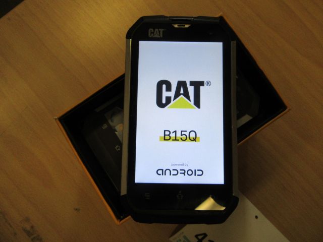 415330-1 Smartphone - CAT B15Q