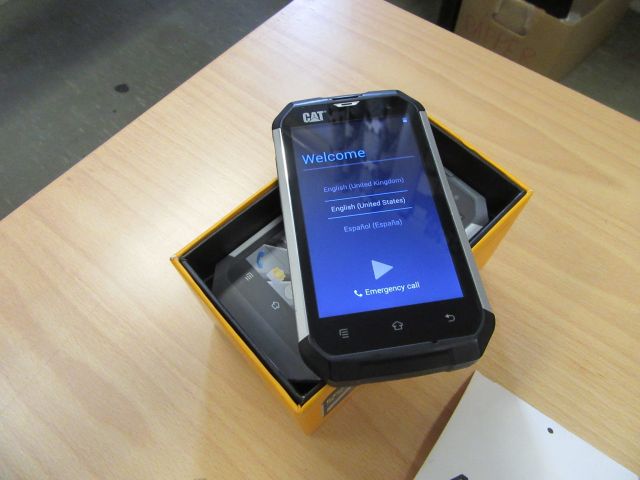 415330-2 Smartphone - CAT B15Q