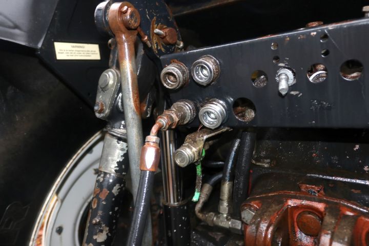 431888-16 Tractor: Lamborghini Racing 165DT
