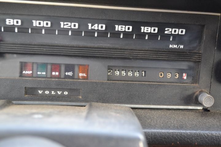 431887-14 Volvo 142 - 71