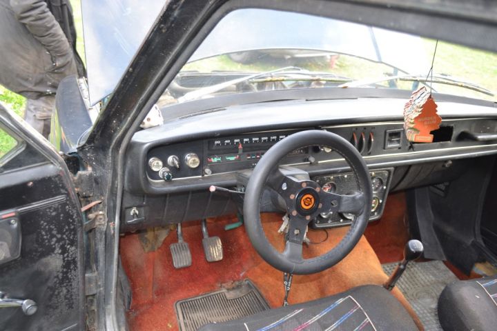 431887-13 Volvo 142 - 71