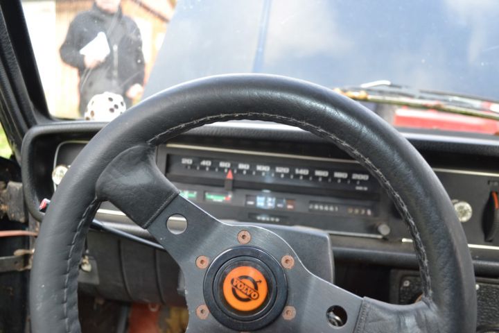 431887-15 Volvo 142 - 71